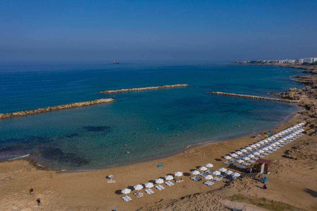 Cosea Living: Seaside 2 Bedroom Flat Kings Palace 209 Paphos Eksteriør bilde